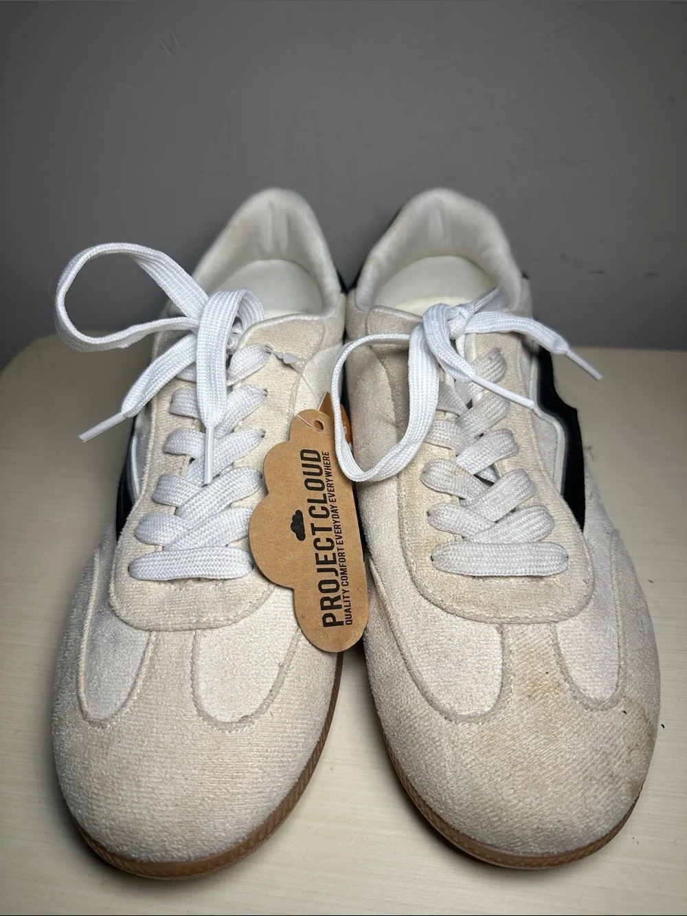 Project Cloud New cream and Black Low-Top retro style Sneakers